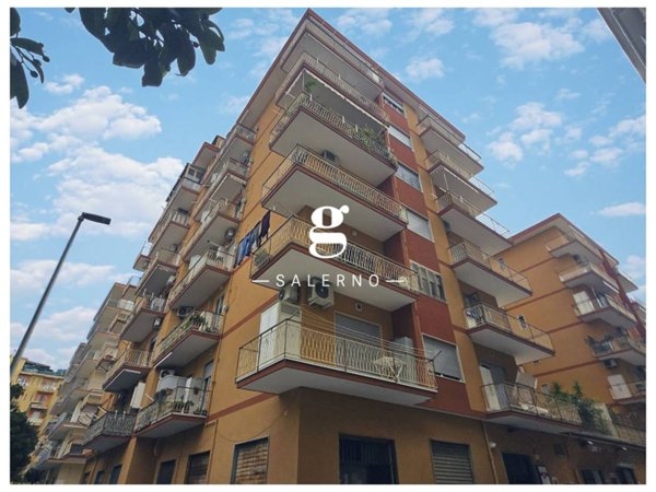 appartamento in vendita a Salerno in zona Pastena