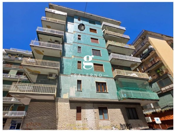 appartamento in vendita a Salerno in zona Pastena