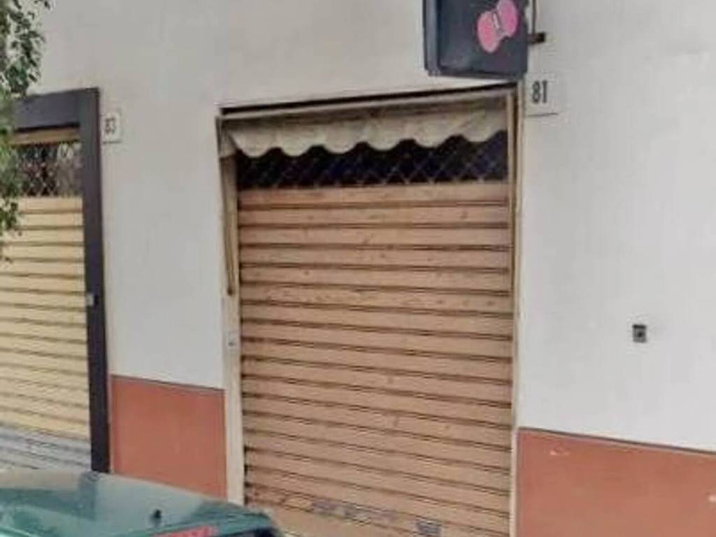 negozio in vendita a Salerno in zona Pastena