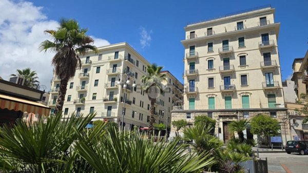appartamento in vendita a Salerno in zona Centro Città
