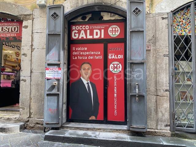 negozio in vendita a Salerno in zona Centro Città
