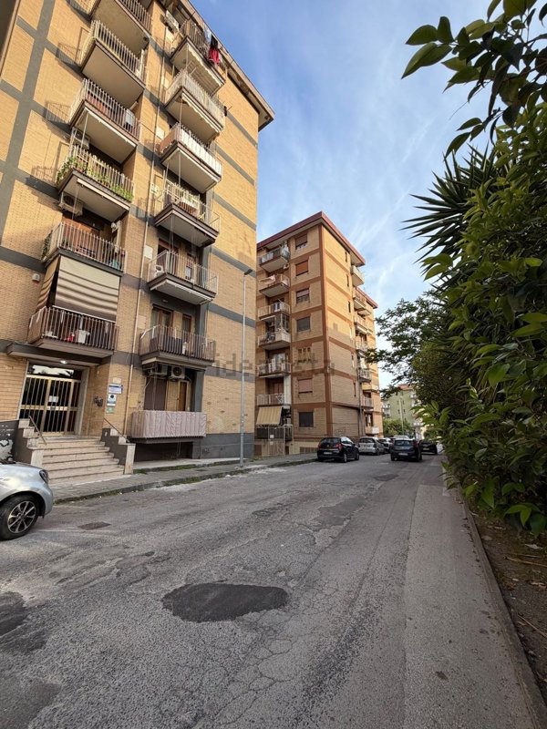 appartamento in vendita a Salerno in zona Pastena