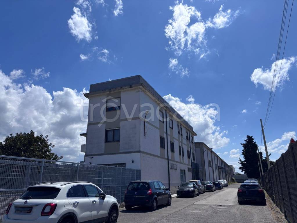 ufficio in vendita a Salerno in zona Zona Industriale