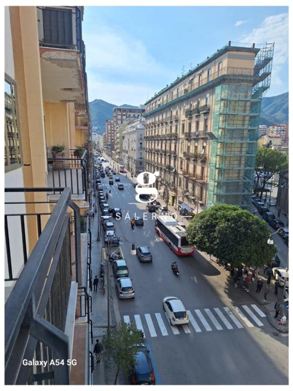 appartamento in vendita a Salerno in zona Centro Città