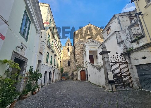 appartamento in vendita a Salerno in zona Centro Città