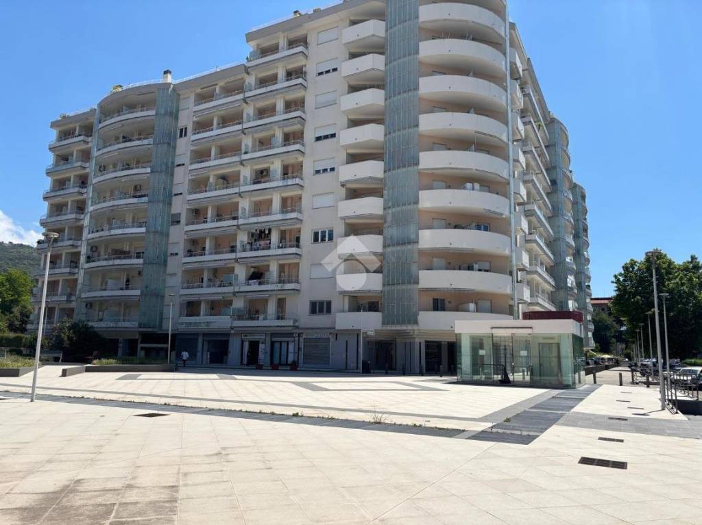 appartamento in vendita a Salerno in zona Mercatello