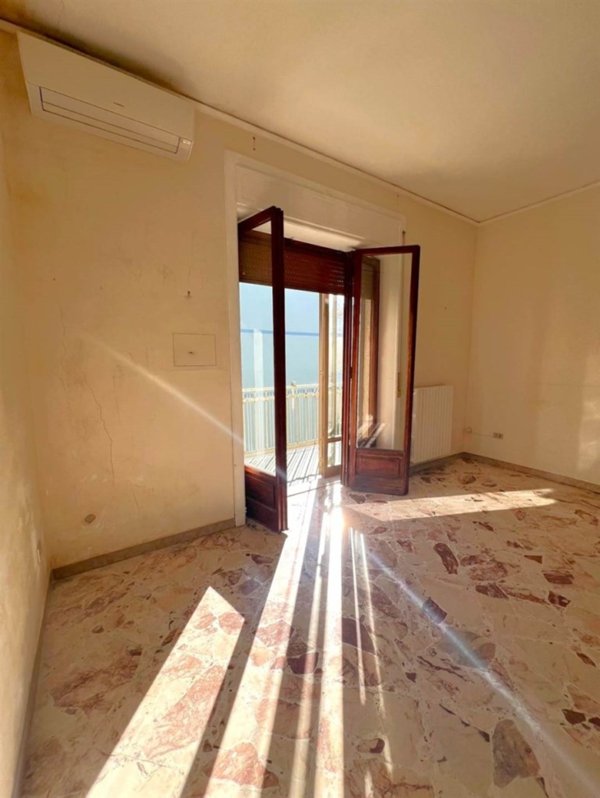 appartamento in vendita a Salerno in zona Pastena
