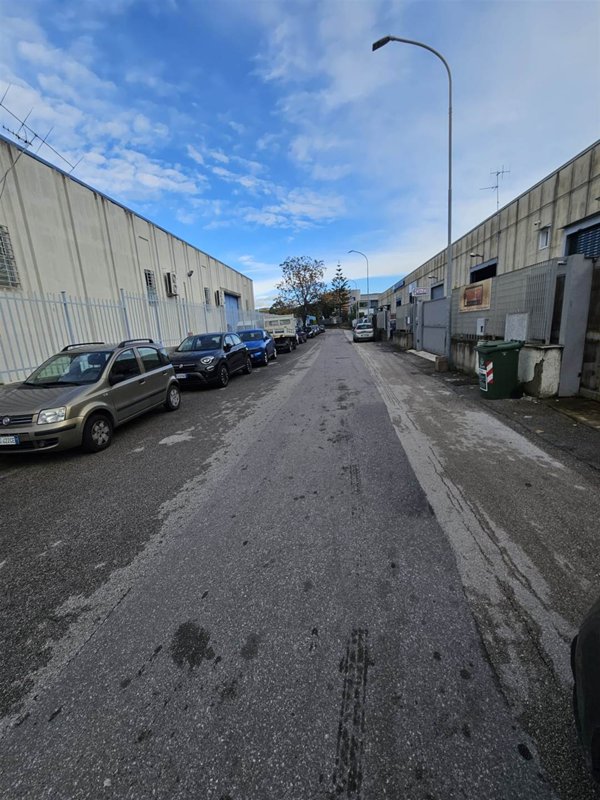 ufficio in vendita a Salerno in zona Zona Industriale
