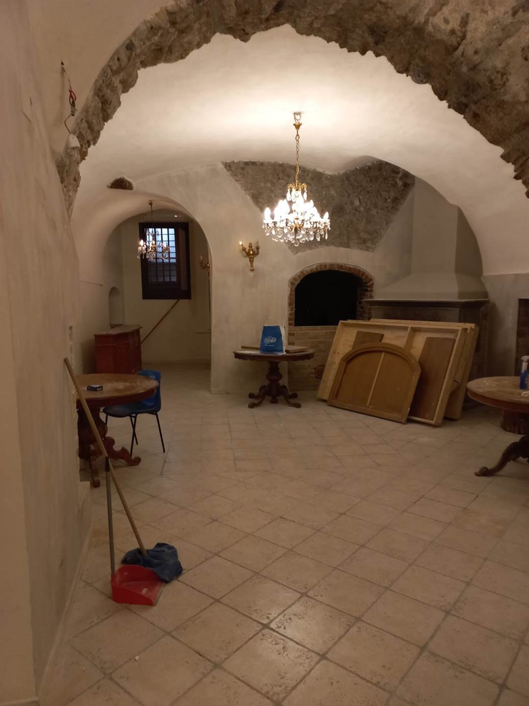 negozio in vendita a Salerno in zona Centro Città