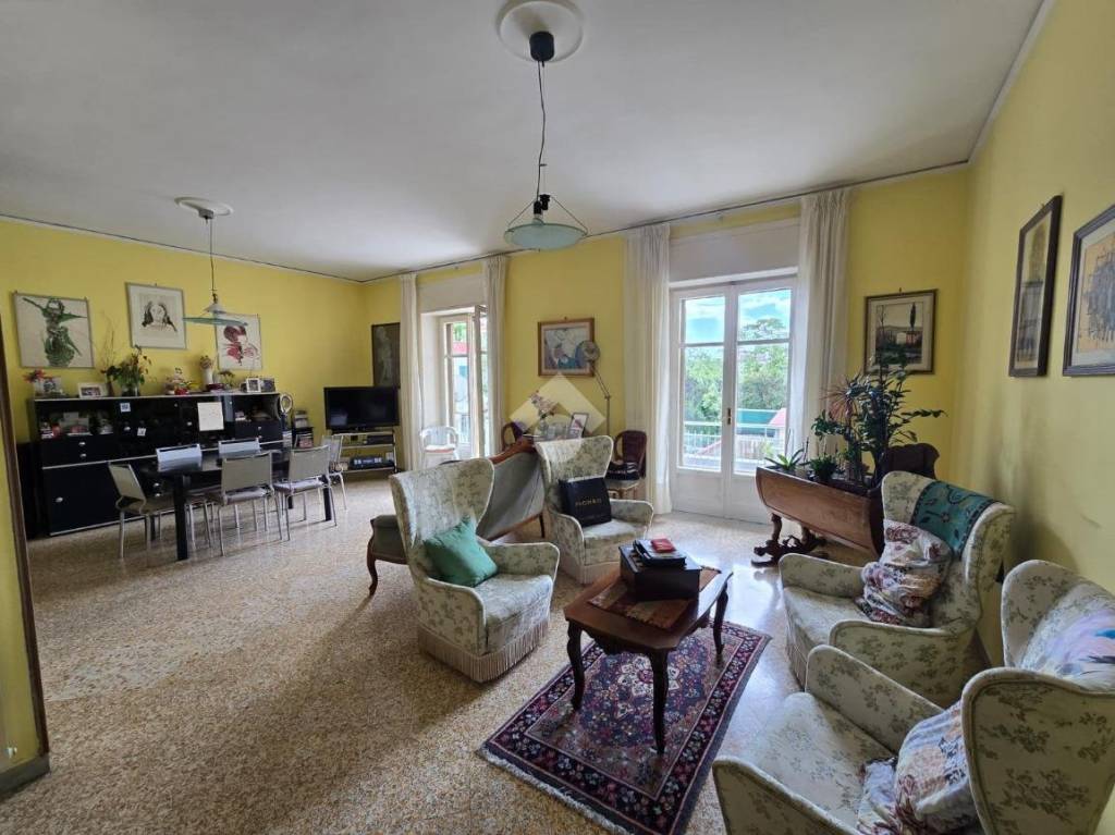 appartamento in vendita a Salerno in zona Centro Città