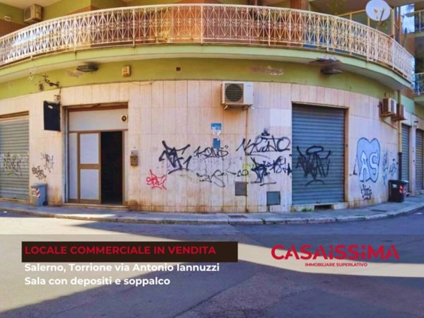 negozio in vendita a Salerno in zona Torrione