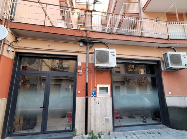 locale commerciale in vendita a Salerno in zona Mercatello