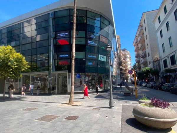 appartamento in vendita a Salerno in zona Centro Città