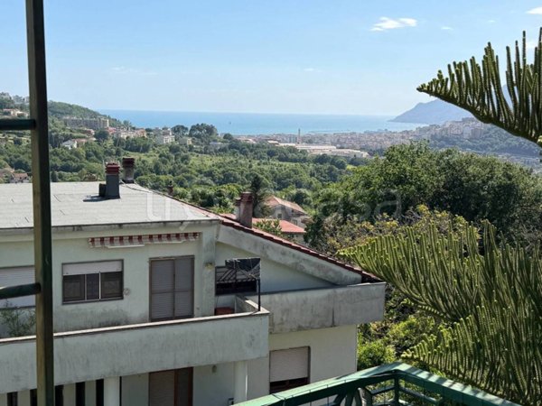 casa indipendente in vendita a Salerno in zona Ogliara