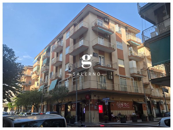 locale commerciale in vendita a Salerno in zona Pastena