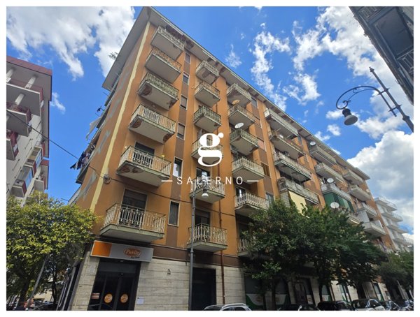 appartamento in vendita a Salerno in zona Pastena