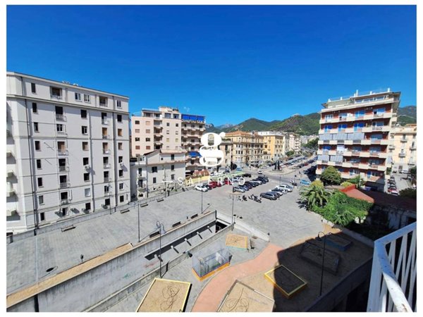 appartamento in vendita a Salerno in zona Centro Città