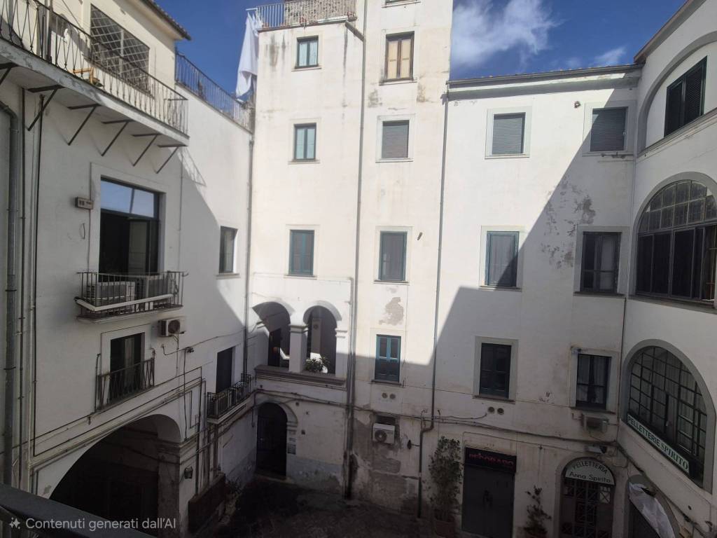 appartamento in vendita a Salerno in zona Centro Città
