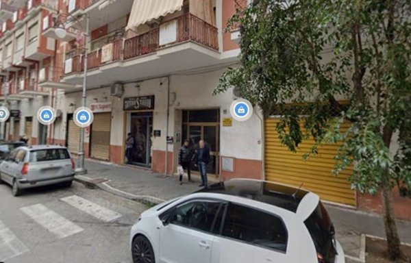 negozio in vendita a Salerno in zona Pastena