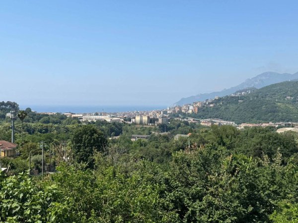 casa indipendente in vendita a Salerno in zona Ogliara