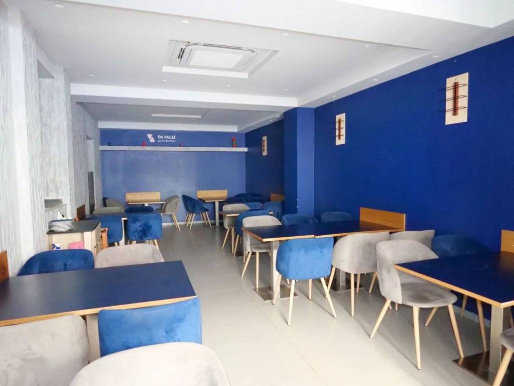 negozio in vendita a Salerno in zona Centro Città