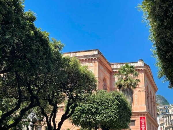 appartamento in vendita a Salerno in zona Centro Città
