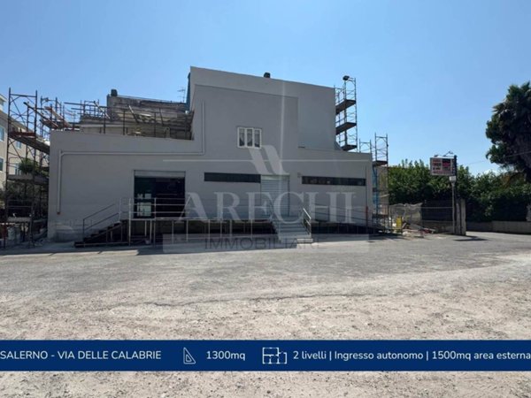negozio in vendita a Salerno in zona Fuorni