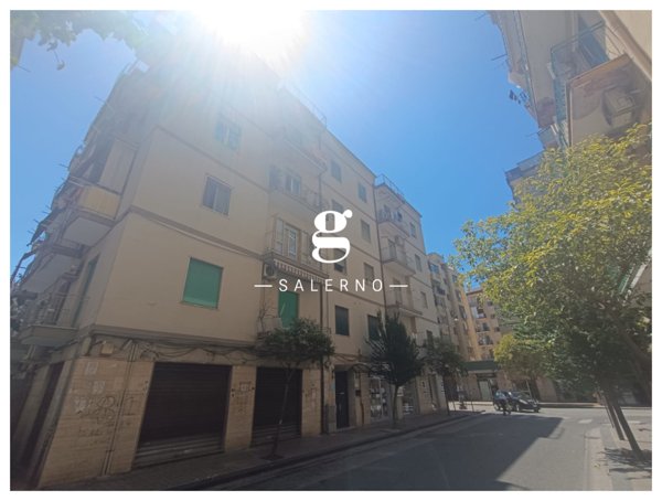 appartamento in vendita a Salerno in zona Pastena