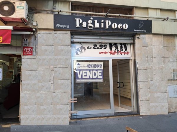 negozio in vendita a Salerno