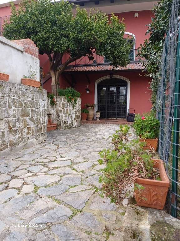 casa indipendente in vendita a Salerno in zona Ogliara