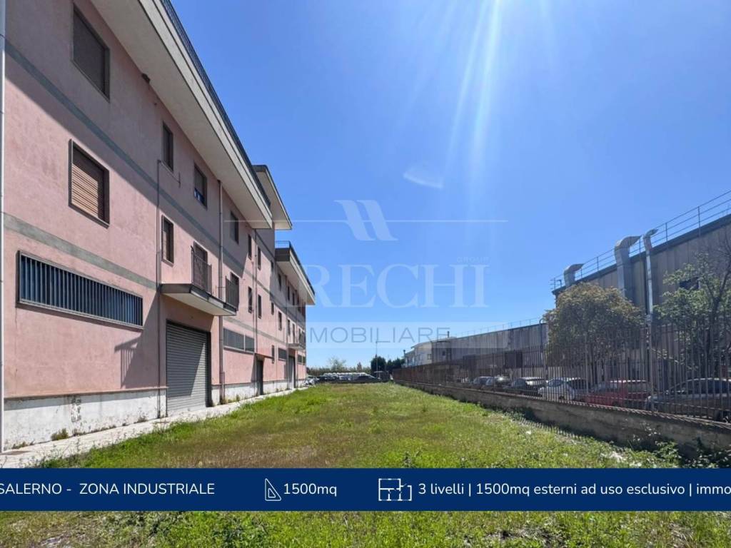 ufficio in vendita a Salerno in zona Zona Industriale