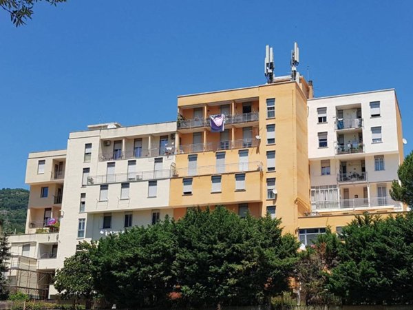 appartamento in vendita a Salerno in zona Pastena