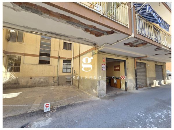 casa indipendente in vendita a Salerno in zona Mennolella