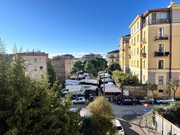 appartamento in vendita a Salerno in zona Centro Città