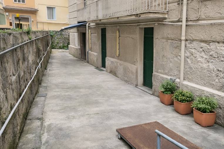 appartamento in vendita a Salerno in zona Centro Città