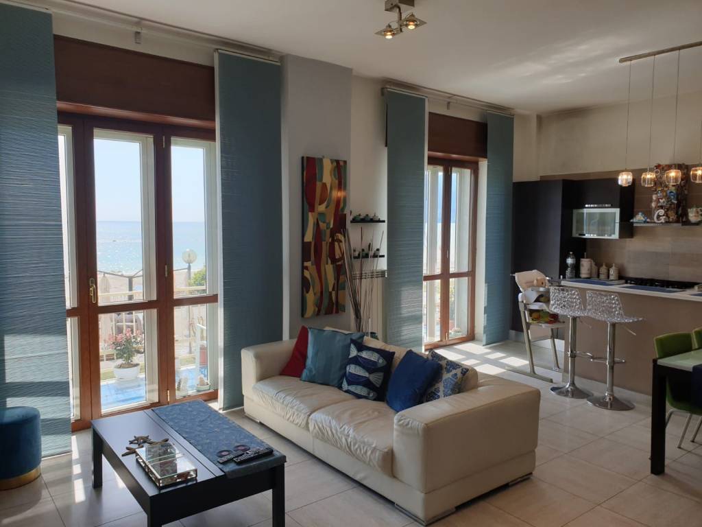 appartamento in vendita a Salerno in zona Pastena