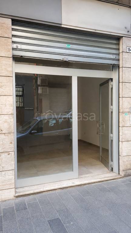 negozio in vendita a Salerno in zona Irno