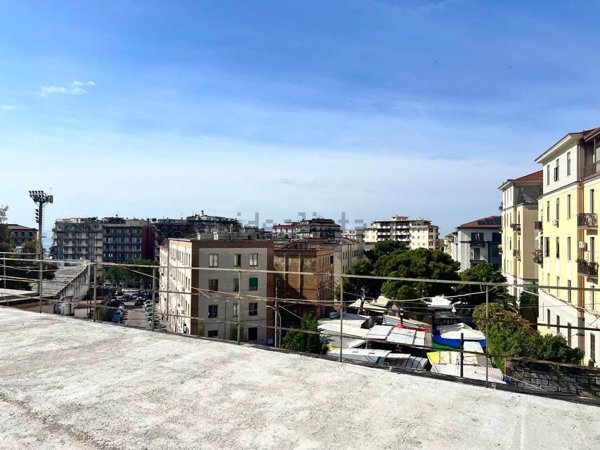 appartamento in vendita a Salerno in zona Centro Città