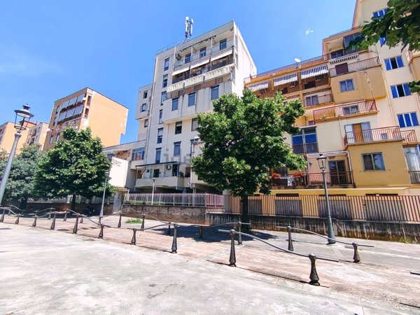 appartamento in vendita a Salerno in zona Pastena