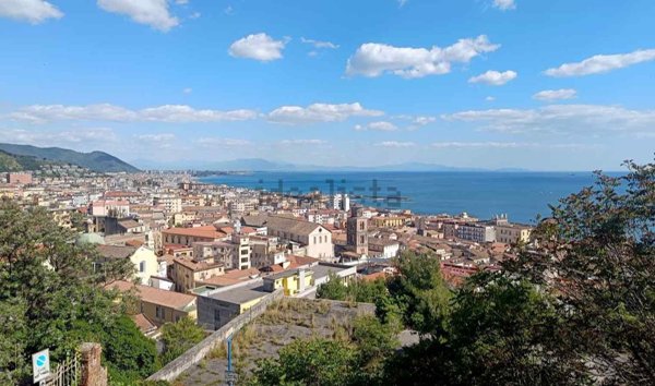 appartamento in vendita a Salerno in zona Centro Città