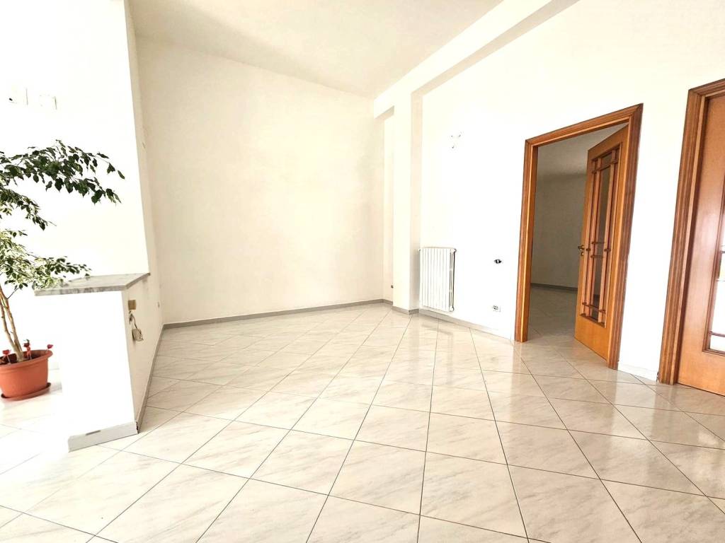 appartamento in vendita a Salerno in zona Ogliara