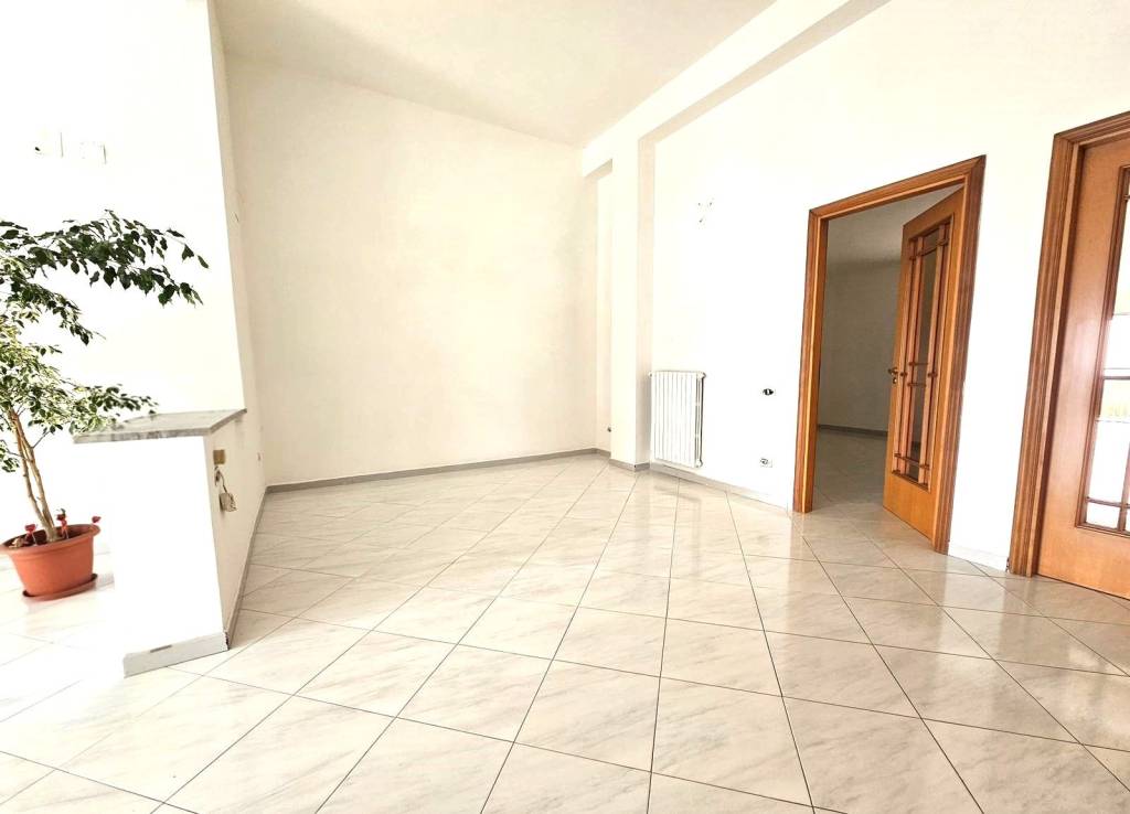appartamento in vendita a Salerno in zona Ogliara