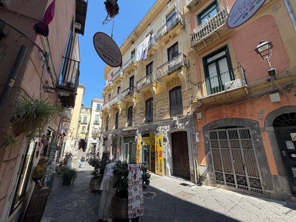 appartamento in vendita a Salerno in zona Centro Città