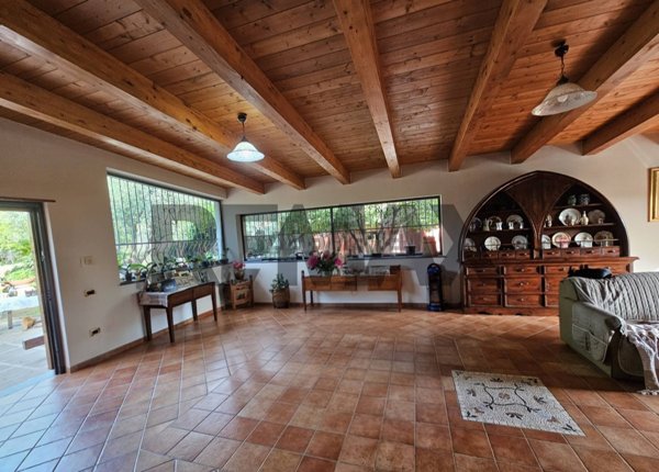 casa indipendente in vendita a Salerno in zona Ogliara