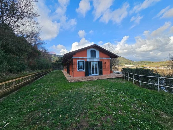 casa indipendente in vendita a Salerno in zona Fuorni