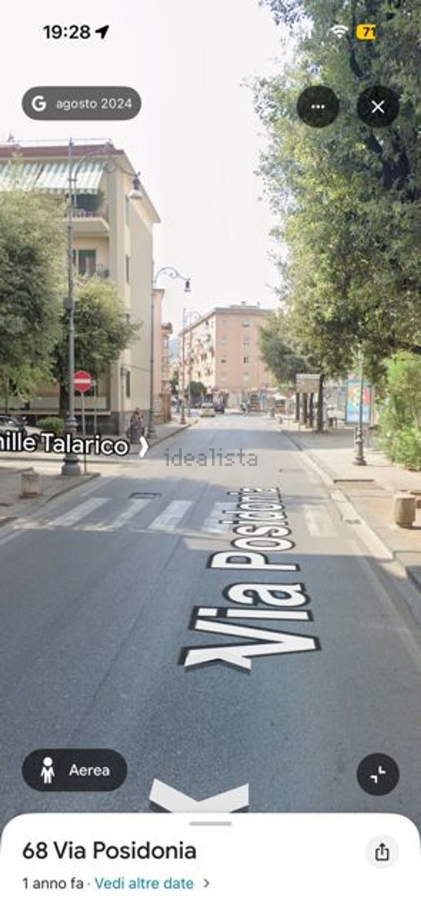 locale commerciale in vendita a Salerno in zona Torrione