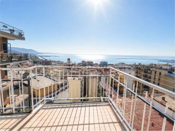 appartamento in vendita a Salerno in zona Centro Città