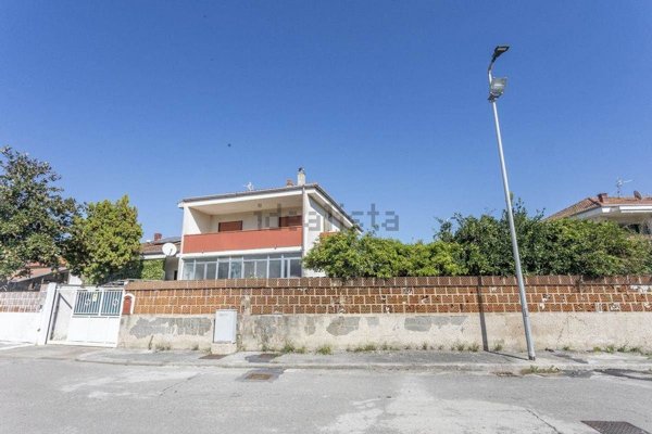 casa indipendente in vendita a Salerno in zona San Leonardo