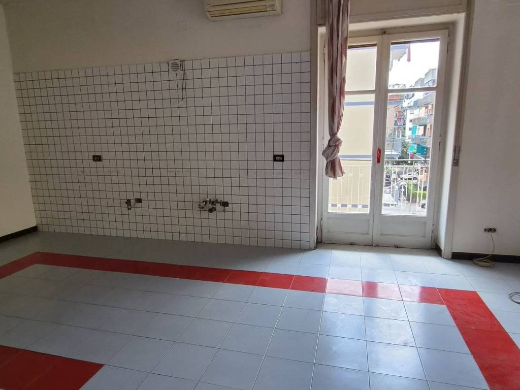 appartamento in vendita a Salerno in zona Pastena