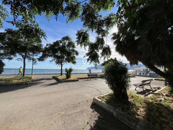 appartamento in vendita a Salerno in zona Mercatello